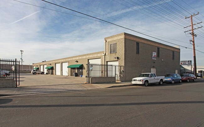 Plus de détails pour 13152 Raymer St, North Hollywood, CA - Industriel à louer