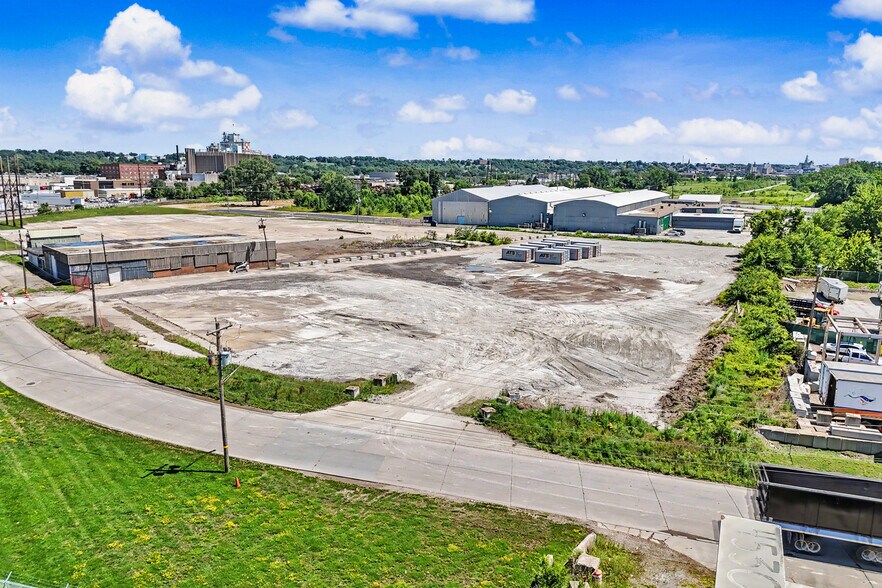 765 Schmidt Rd, Davenport, IA à vendre - Photo du bâtiment - Image 1 de 7