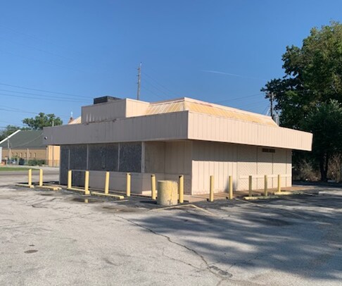 5901 State St, East Saint Louis, IL à vendre - Photo du bâtiment - Image 2 de 8