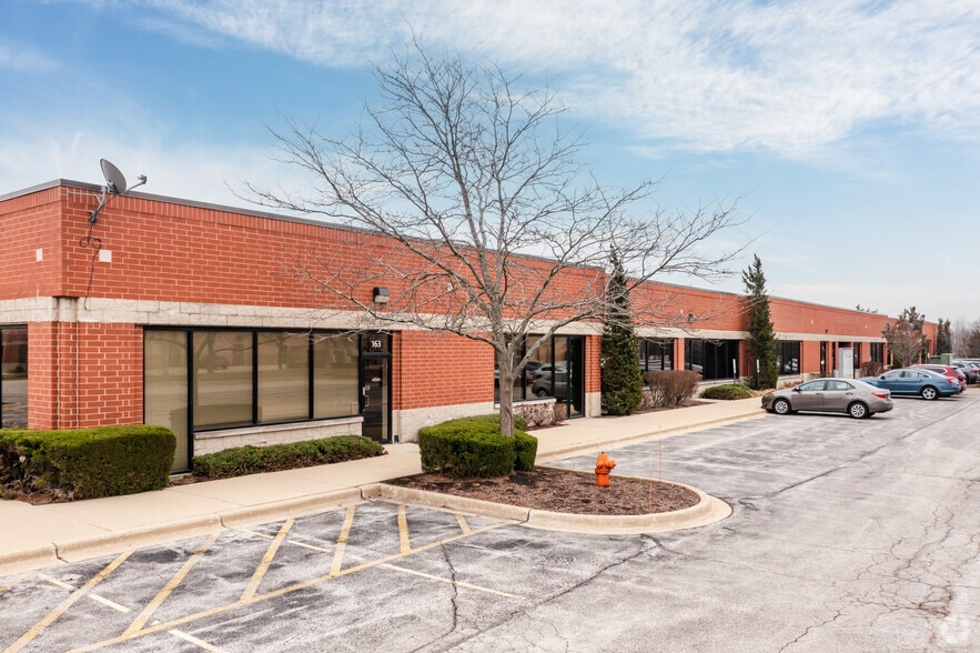 1272 Bond St, Naperville, IL à louer - Photo du bâtiment - Image 2 de 14
