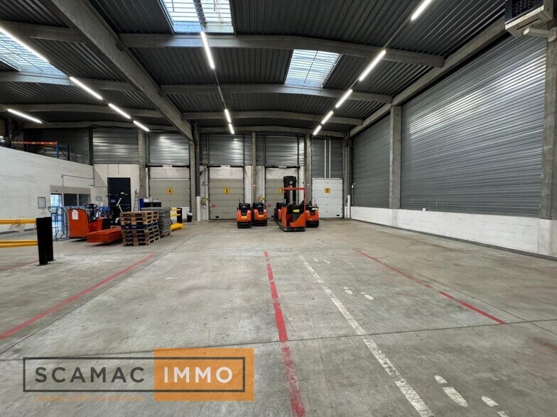 Industrial in Lisses for lease - Building Photo - Image 3 of 6