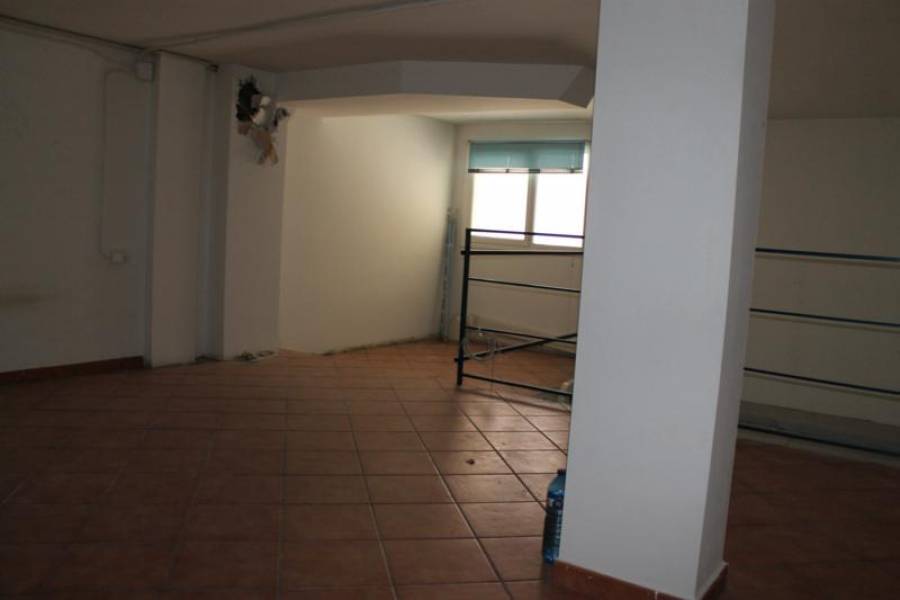 Sant Andreu de la Barca, BAR 08740 - Unit Es4-Pt01 - - Interior Photo - Image 1 of 2