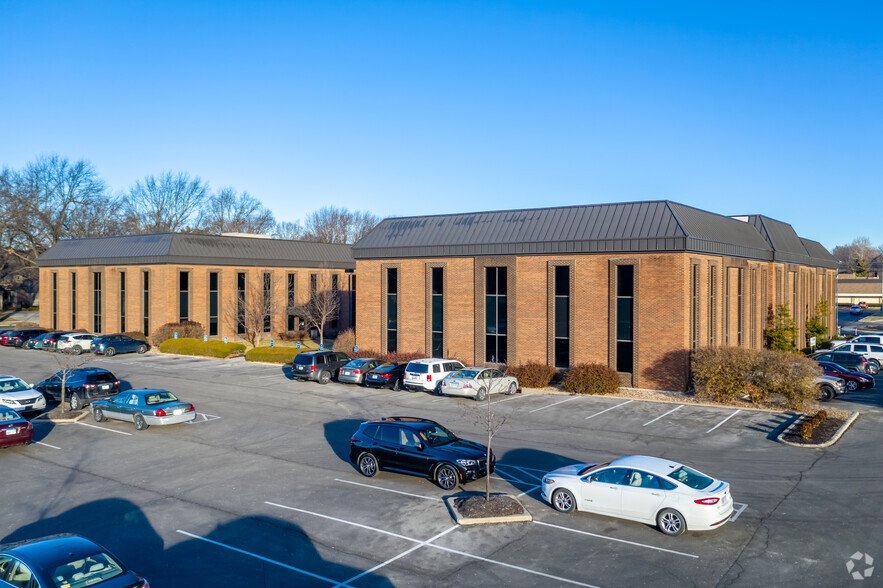 4121 W 83rd St, Prairie Village, KS for lease - Primary Photo - Image 1 of 17