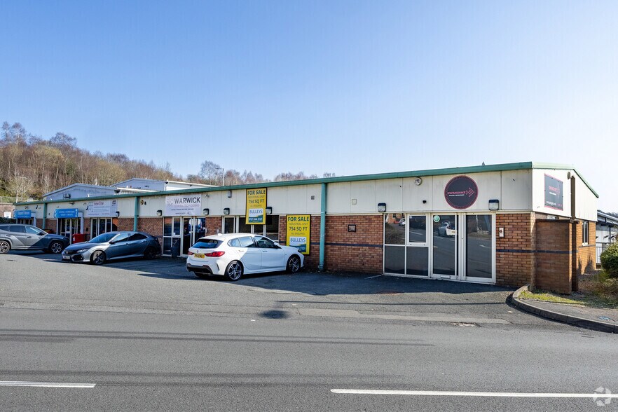 Coombswood Way, Halesowen à vendre - Photo du bâtiment - Image 3 de 3