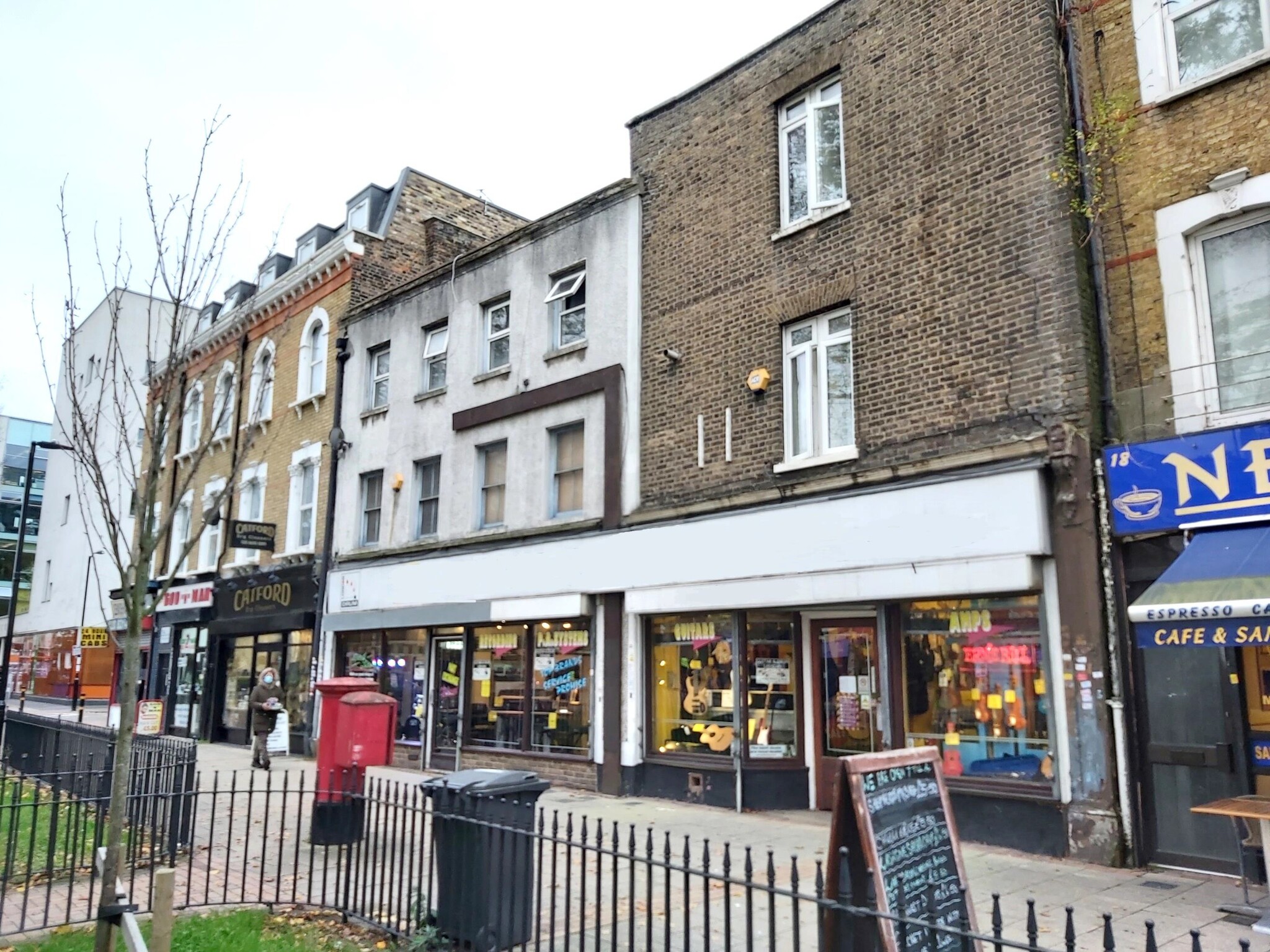 20-22A Rushey Green, London à vendre Photo principale- Image 1 de 1