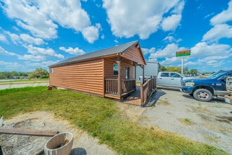 812 S Parkway Dr, Alvarado, TX for lease Interior Photo- Image 2 of 9