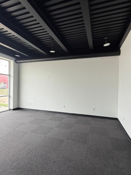 16313 North Fwy, Houston, TX à louer - Photo du bâtiment - Image 3 de 29