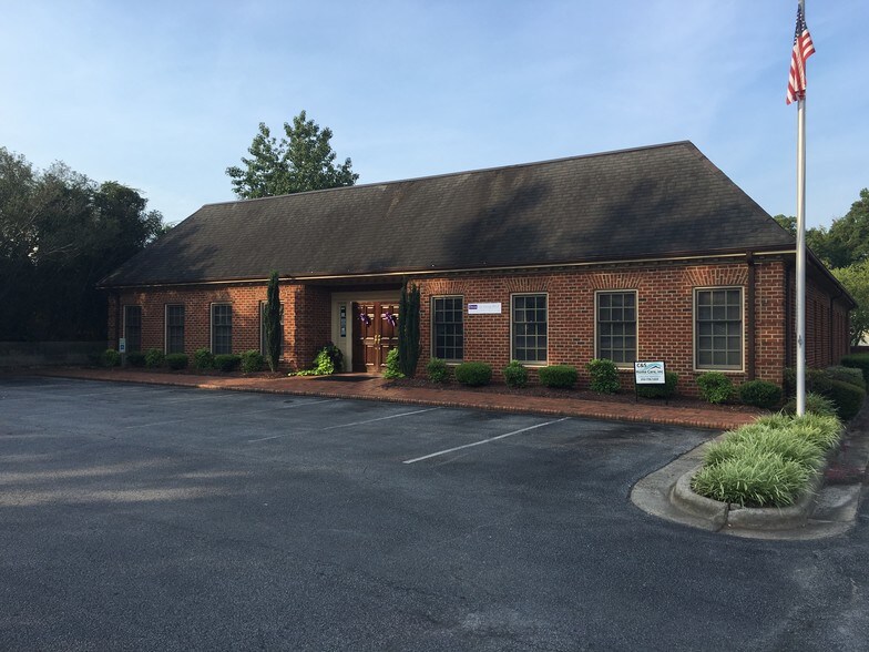 110 E Arlington Blvd, Greenville, NC for sale - Building Photo - Image 3 of 19