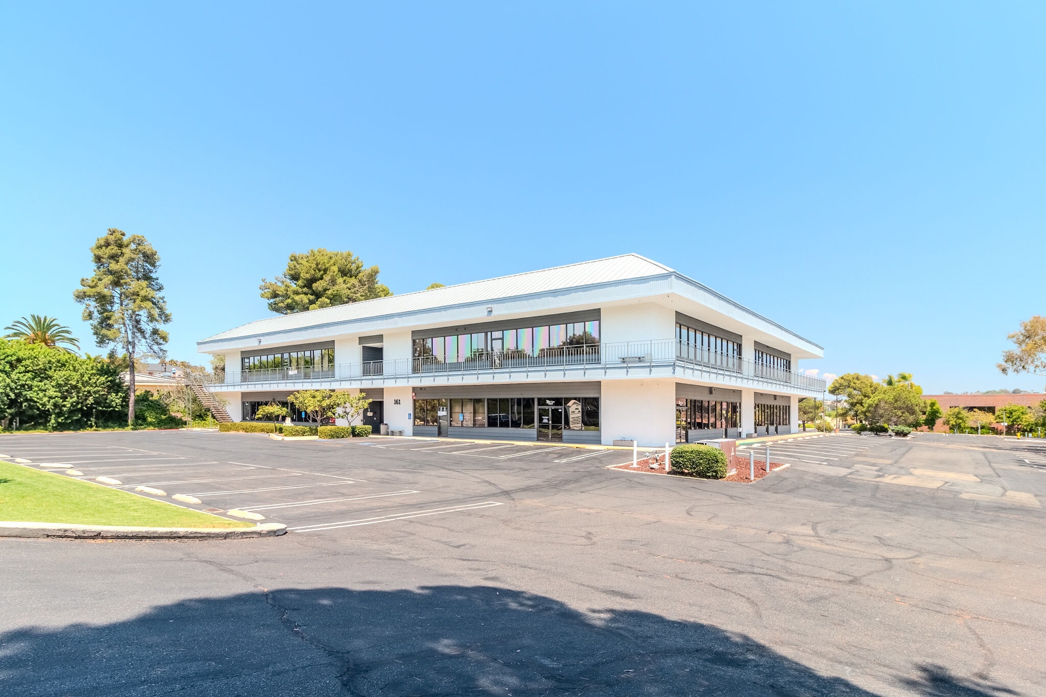 161 Thunder Dr, Vista, CA for lease Building Photo- Image 1 of 6