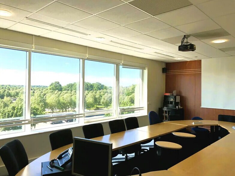 Office in Lieusaint for lease - Building Photo - Image 3 of 17