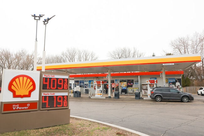 More details for 37740 N Sheridan Rd, Beach Park, IL - Retail for Sale