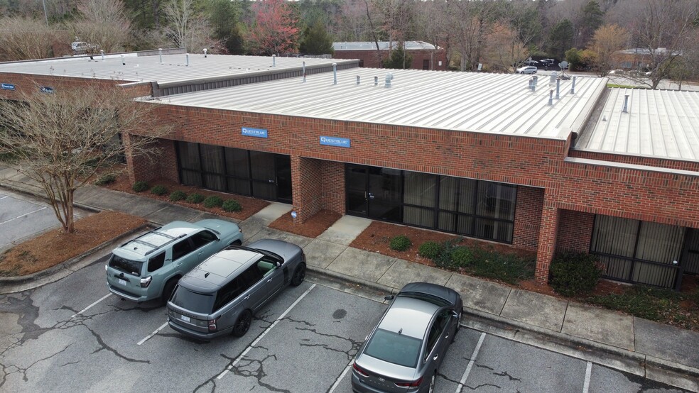 1945-1947 Evans rd, Cary, NC for lease - Primary Photo - Image 1 of 5