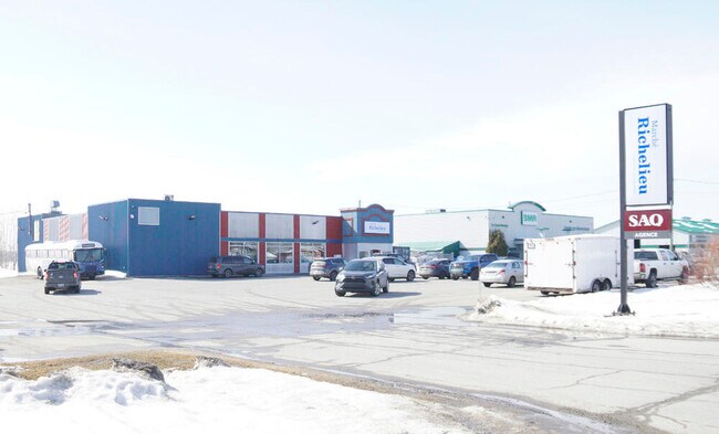 More details for 685 Boul De La Montagne, Saint-casimir, QC - Retail for Sale