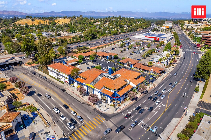 20833-20861 Ventura Blvd, Woodland Hills, CA for lease - Building Photo - Image 2 of 5