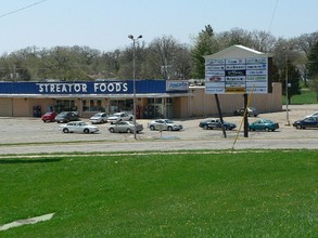 216-236 Pratt St, Streator, IL for lease Building Photo- Image 2 of 5