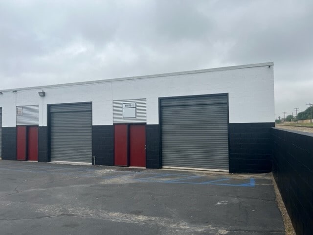 522 W 1st St, Rialto, CA for lease - Building Photo - Image 3 of 3