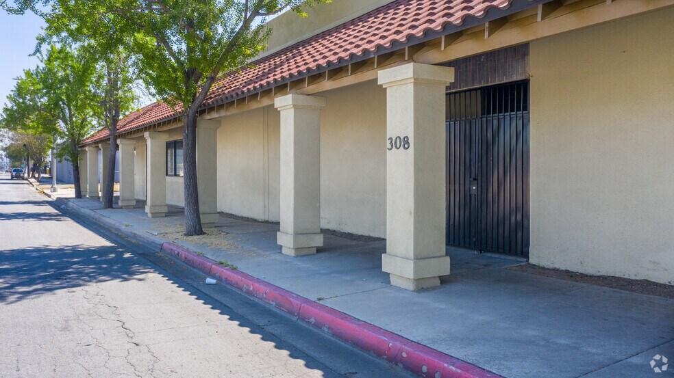 308 E Valley Blvd, Colton, CA à vendre - Photo du bâtiment - Image 3 de 5
