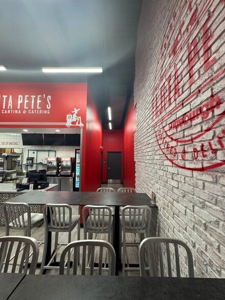 6256-6300 Northway Dr, Pittsburgh, PA for lease - Building Photo - Image 3 of 17