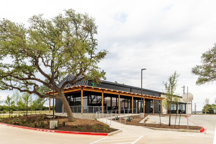 10880 E Crystal Falls Pky, Leander, TX for lease - Building Photo - Image 3 of 10