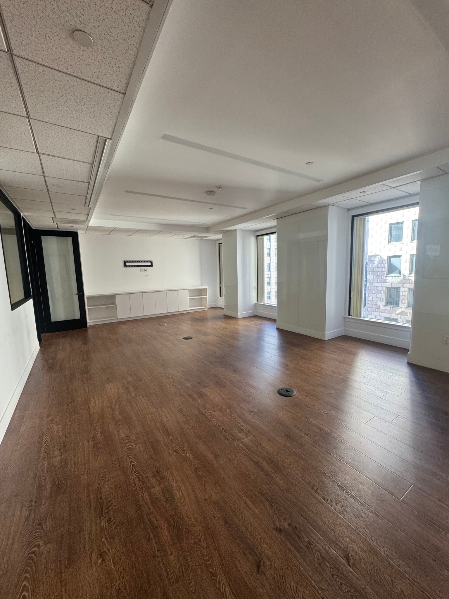 523 W 6th St, Los Angeles, CA for lease Interior Photo- Image 1 of 3