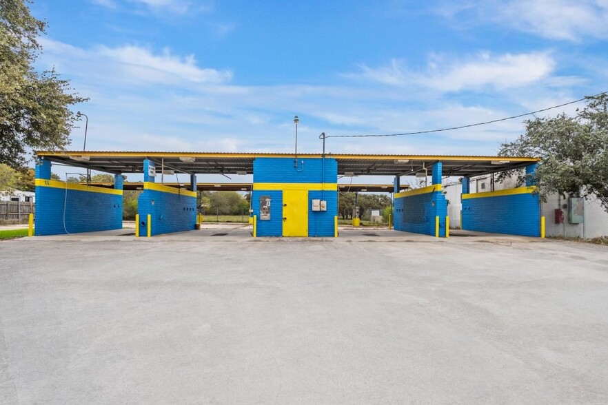 8504 Old Tezel Rd, San Antonio, TX for sale - Building Photo - Image 1 of 18