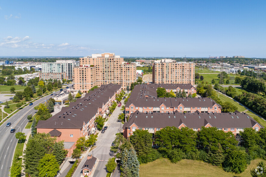 1883 McNicoll Ave, Toronto, ON à louer - Photo du bâtiment - Image 2 de 4