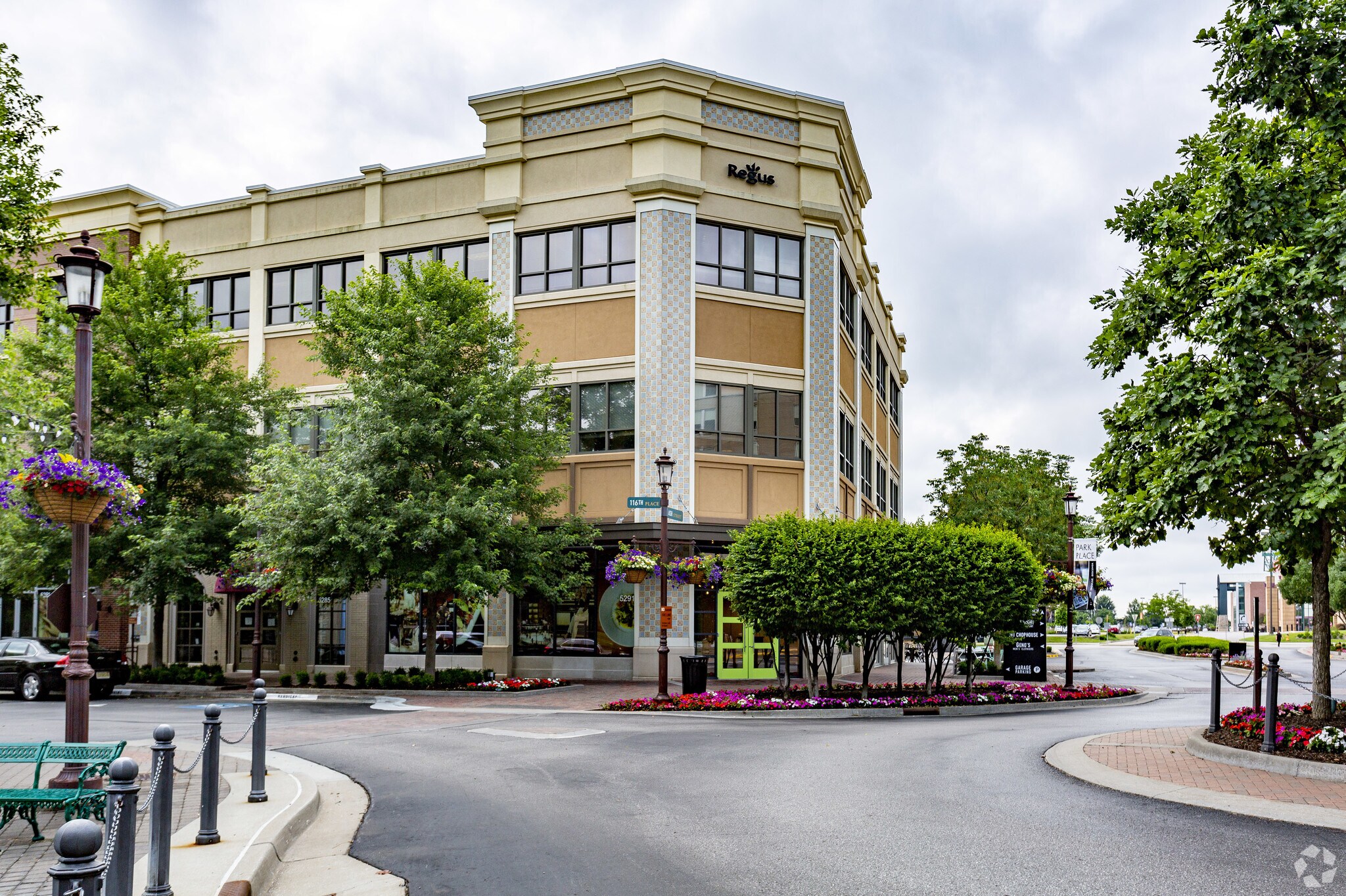 11635 Ash St, Leawood, KS à louer Photo principale- Image 1 de 20