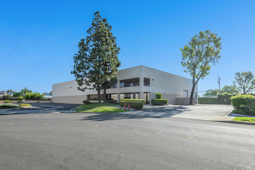 2520 Mira Mar Ave, Long Beach, CA for lease - Building Photo - Image 2 of 26