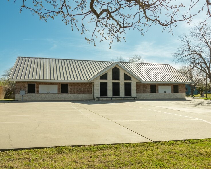 200 E Evergreen St, Sherman, TX for lease - Building Photo - Image 3 of 6