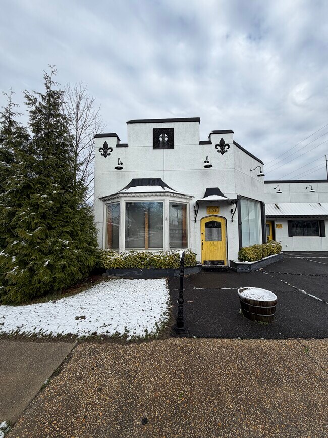 Plus de détails pour 156 Main St, Warsaw, VA - Commerce de détail à louer