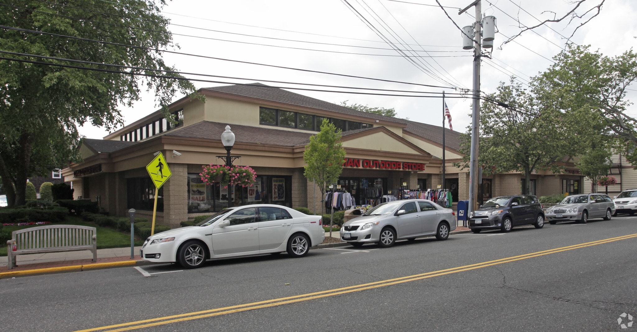 140-170 Deer Park Ave, Babylon, NY for lease Building Photo- Image 1 of 25