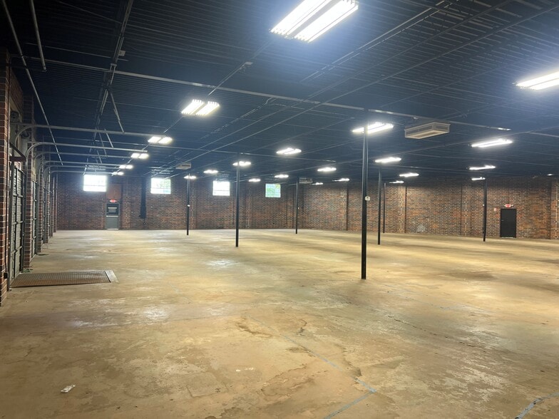 5706 New Peachtree Rd, Chamblee, GA for lease - Building Photo - Image 2 of 11