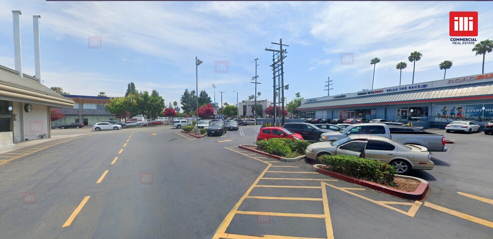 12101-12117 Ventura Blvd, Studio City, CA à louer - Photo du bâtiment - Image 2 de 4