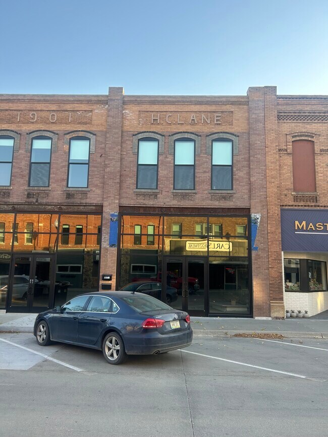 More details for 320 9th St, Sheldon, IA - Office/Retail for Lease