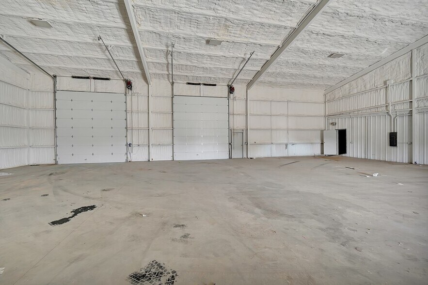 2458 N FM 1936, Odessa, TX à louer - Photo du bâtiment - Image 2 de 11
