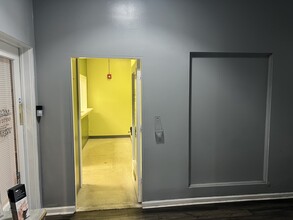 116-118 S York St, Elmhurst, IL for lease Interior Photo- Image 1 of 4