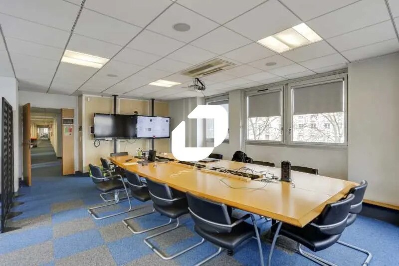 Office in Rueil-Malmaison for sale - Interior Photo - Image 2 of 7