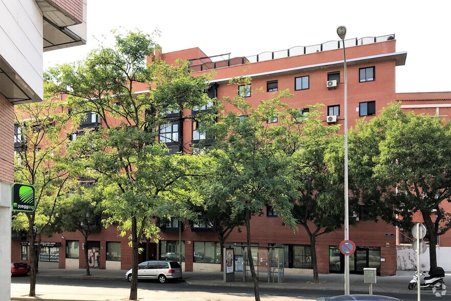 Multifamily in Madrid, MAD for sale - Building Photo - Image 2 of 2