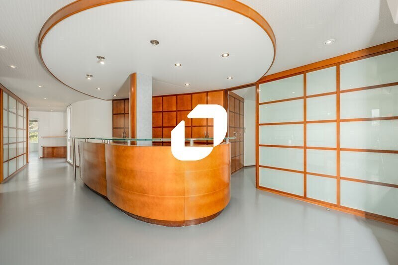 5 Avenue Du Manet, Montigny-le-Bretonneux for lease Interior Photo- Image 1 of 13