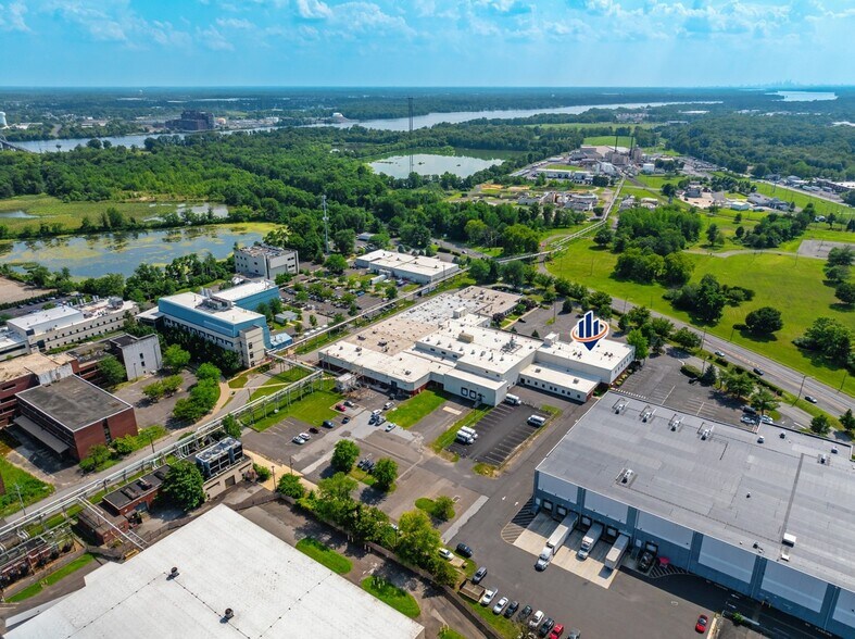 310 George Patterson Blvd, Bristol, PA à louer - Aérien - Image 3 de 7