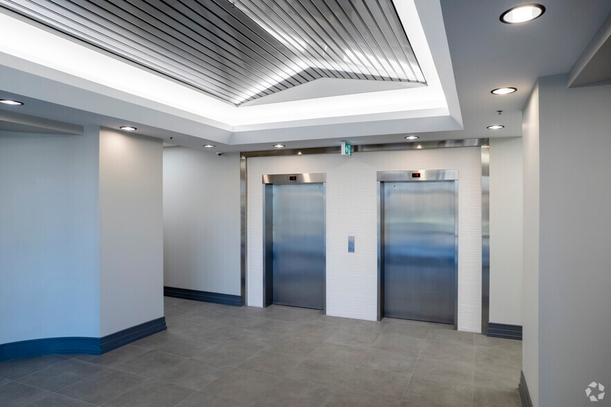 5975 Whittle Rd, Mississauga, ON à louer - Hall d’entrée - Image 3 de 3