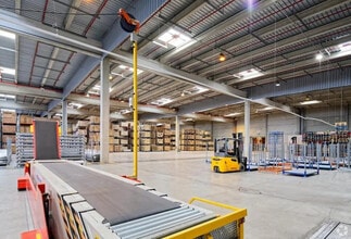 30 Rue Du Traité De Rome, Mions for lease Interior Photo- Image 1 of 4