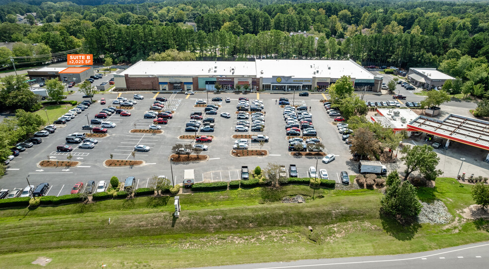 6118 Farrington Rd, Chapel Hill, NC for lease - Building Photo - Image 1 of 9