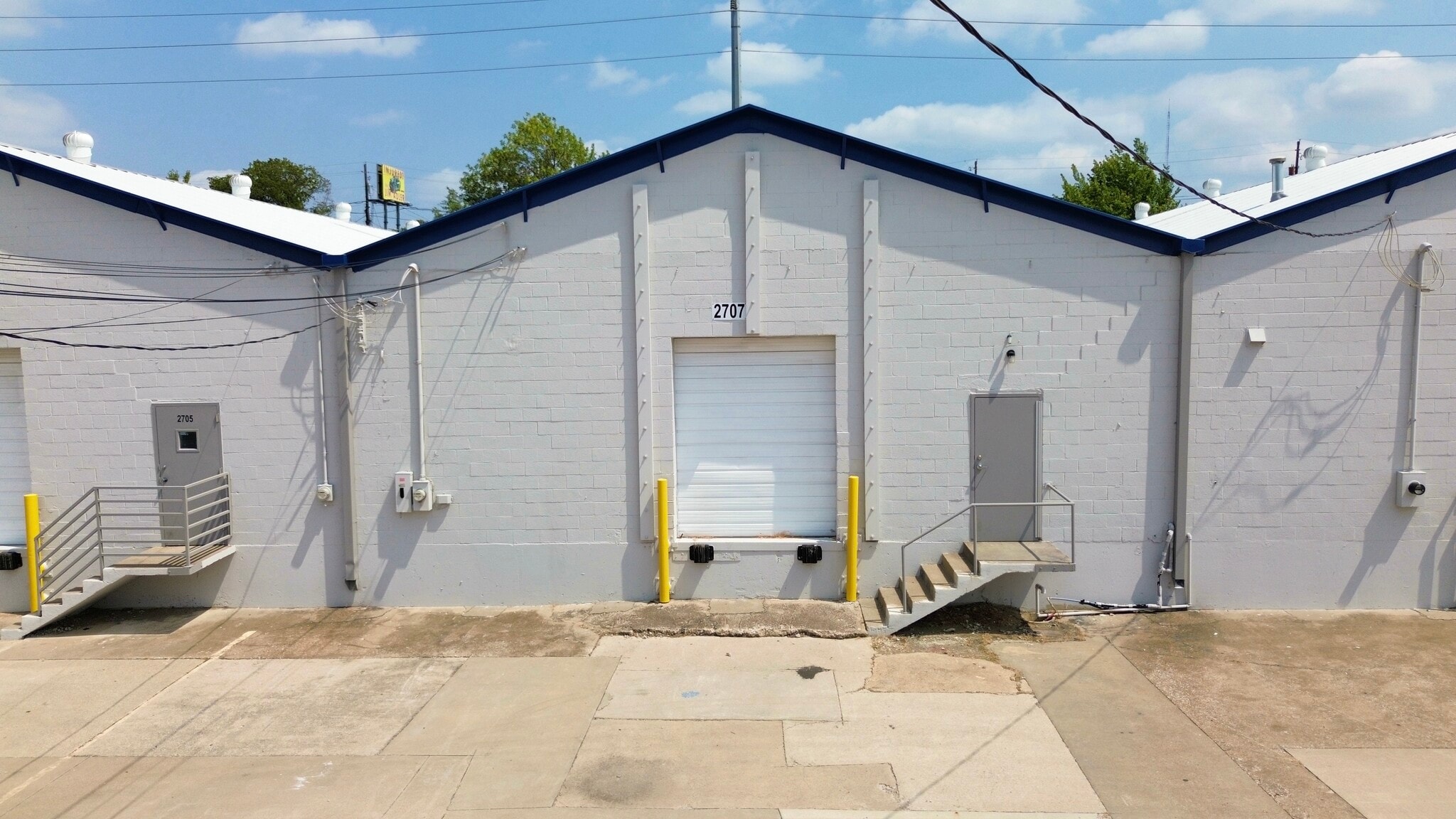 2661-2669 Ludelle St, Fort Worth, TX for lease Building Photo- Image 1 of 4