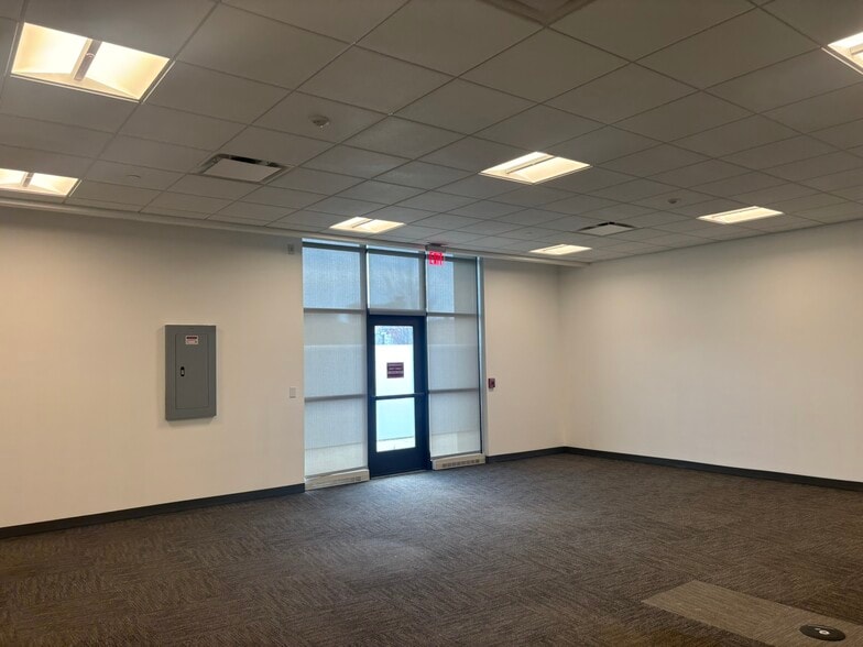 191 Marginal Way, Portland, ME for lease - Building Photo - Image 2 of 6