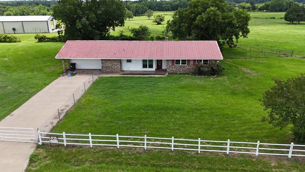 111 County Road 1150, Fairfield, TX à vendre - Photo principale - Image 1 de 6