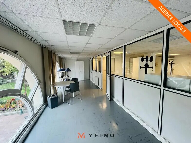 Bureau dans Poissy à louer - Photo intérieure - Image 1 de 3