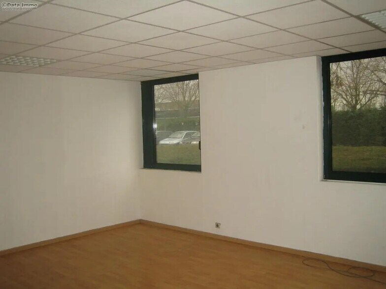 Industriel dans Villepinte à louer - Photo du bâtiment - Image 2 de 18