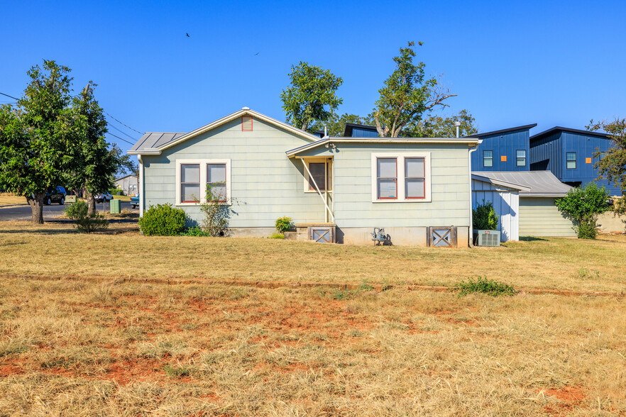 616 W Live Oak St, Fredericksburg, TX for sale - Building Photo - Image 3 of 20