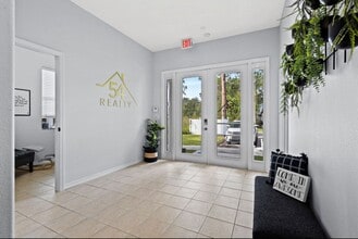 1868 Highland Oaks Blvd, Lutz, FL à louer Photo intérieure- Image 1 de 6